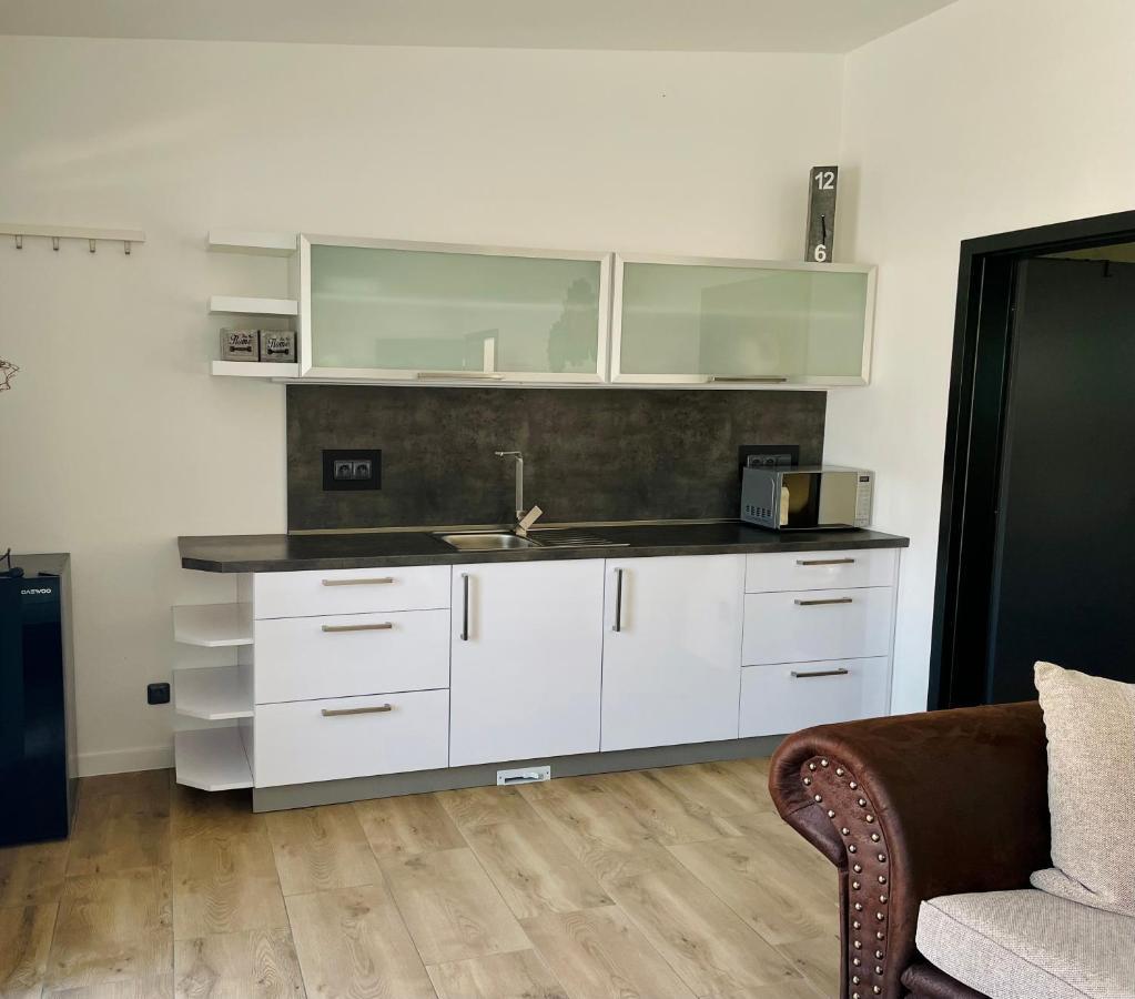 M.F. Apartment ซนอยโม ภายนอก รูปภาพ